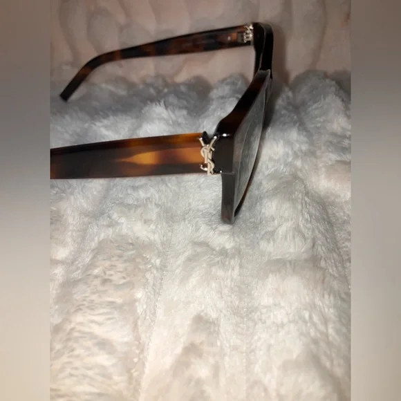 YSL Sunglasses - Picture 10 of 17